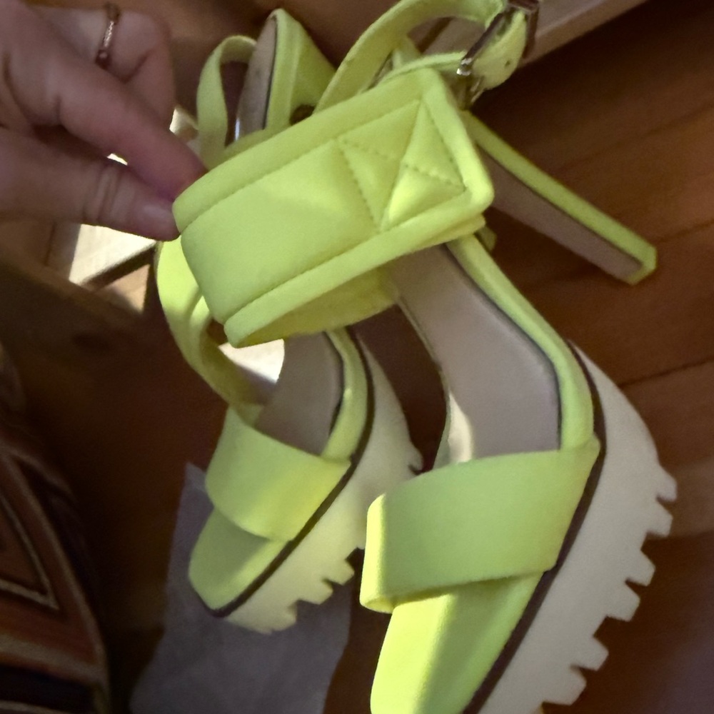 Jessica Simpson Women's Neon Yellow Platform Sandals heel